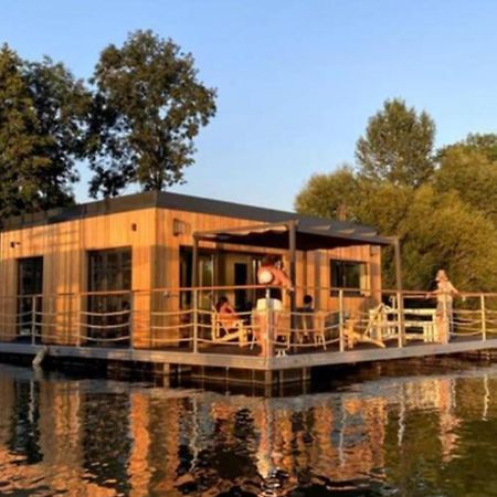 Vaux-Sur-Seine Seinehouse - Maison Flottante מראה חיצוני תמונה
